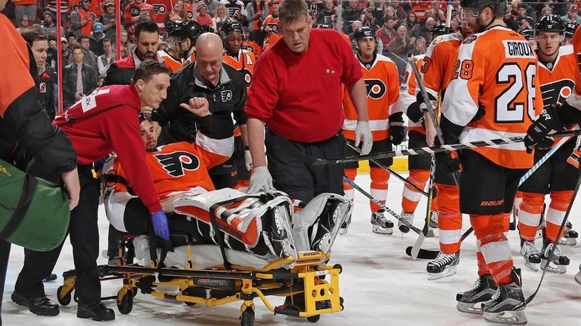 Страх и обморок на льду: вратарь потерял сознание во время матча НХЛ