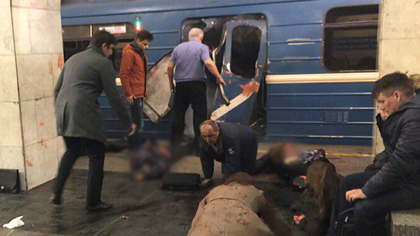 Общая беда: как очевидцы помогали пострадавшим в метро Петербурга