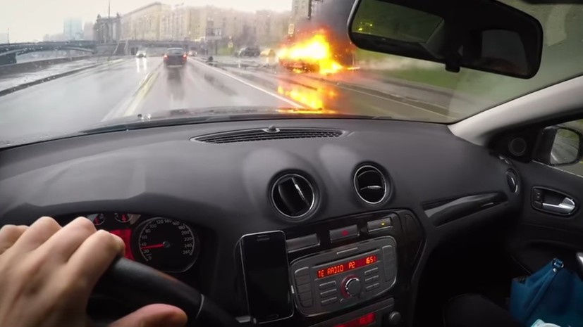 Источник: водитель Maserati погиб при аварии в центре Москвы