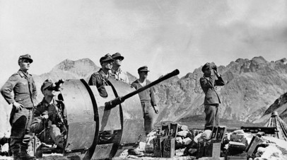 Немецкие солдаты с зенитной пушкой на Кавказе, 1942 год