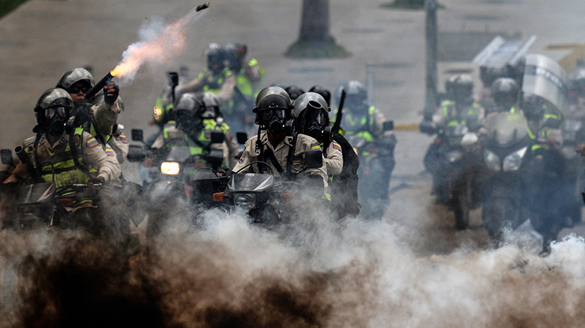 Переворотный момент: группа силовиков выступила против властей Венесуэлы