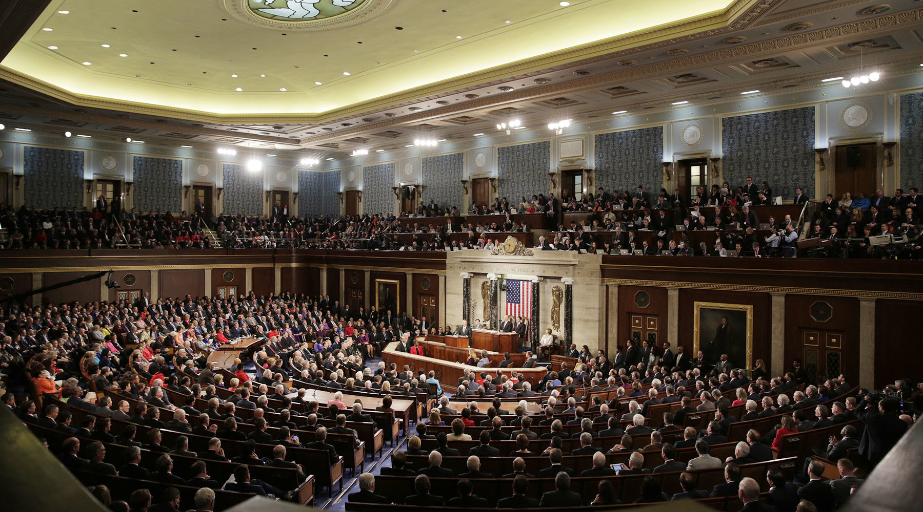 «Санкционное пике»: сенат США одобрил расширение ограничительных мер против России
