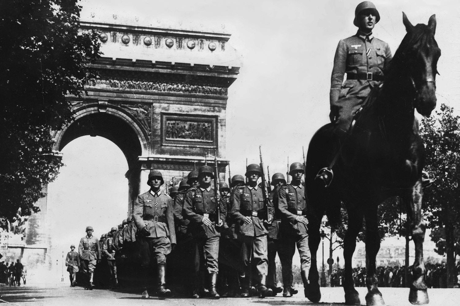 немецкие войска в париже