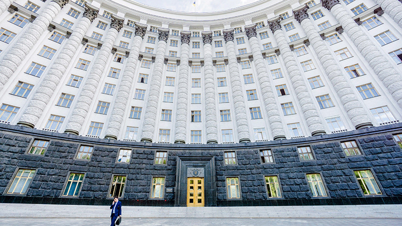 На каникулы без денег: почему МВФ отложит перечисление Украине нового транша в $1,9 млрд