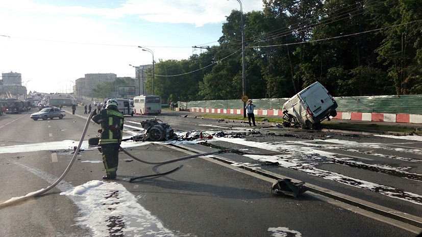 Авария с побегом: полиция разыскивает участника крупного ДТП на Волоколамском шоссе в Москве