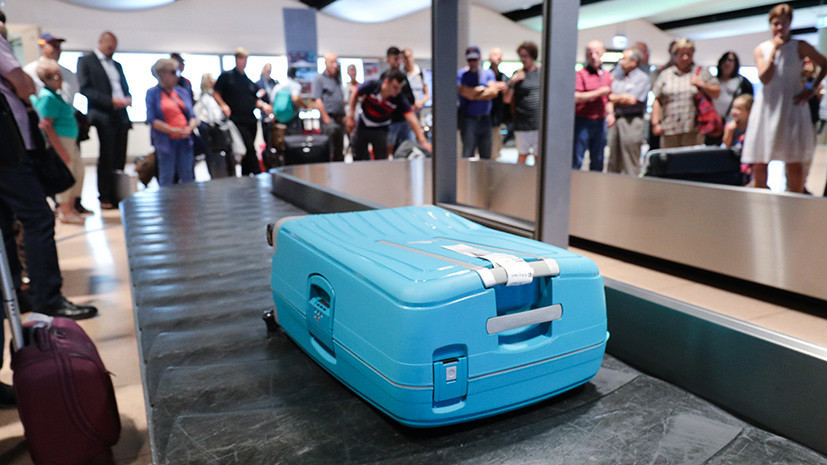 Удар по чемодану: Совет Федерации одобрил закон об отмене бесплатного провоза багажа