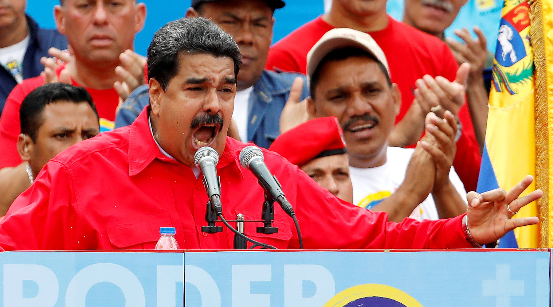 Конфликт между президентом и парламентом уничтожает Венесуэлу 