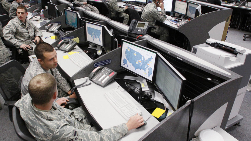 ВМС США будут мониторить соцсети на русском, английском и французском языках
