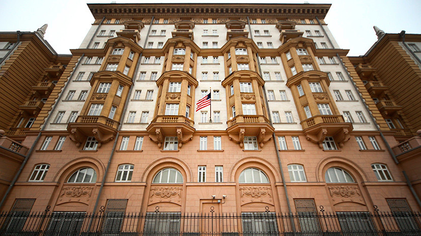 Законы асимметрии: почему посольство США приостанавливает выдачу виз гражданам России