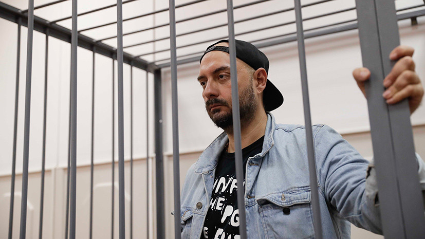 СК просит суд отправить Серебренникова под домашний арест