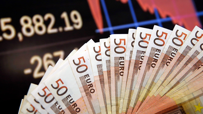Победил американца: курс евро к доллару установил двухгодичный максимум