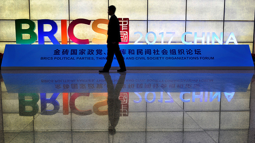 «Мы обсуждаем с Китаем сделку на 3 млрд юаней»: первый зампред ВЭБа Цехомский о новых проектах стран БРИКС