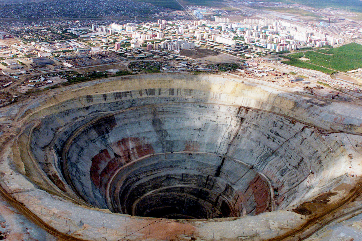 Прекращены поиски пропавших шахтёров на руднике «Мир»