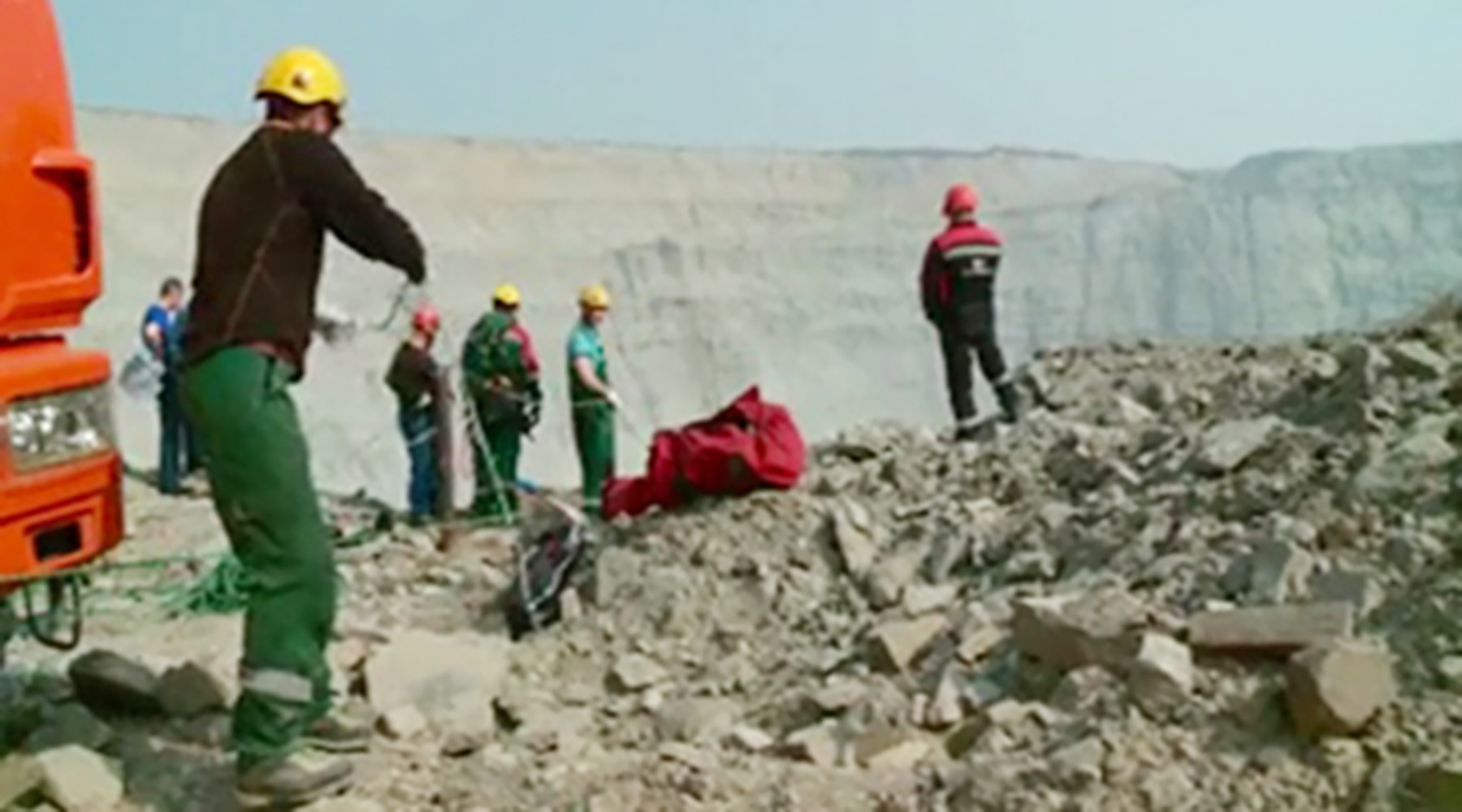 Прекращены поиски пропавших шахтёров на руднике «Мир»