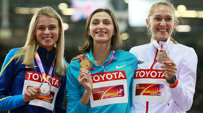 Юлия Левченко (Украина) - серебряная медаль, Мария Ласицкене (АNA) - золотая медаль, Камила Лицьвинко (Польша) - бронзовая медаль