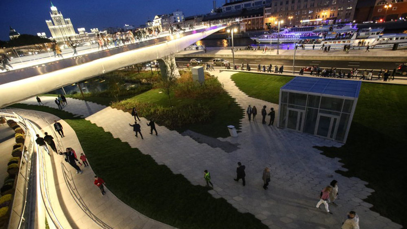 «Нужно прийти и почувствовать»: главный архитектор Москвы рассказал о парке «Зарядье»