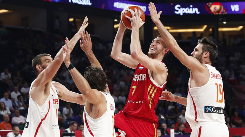 Сборные России и Испании встречаются в матче за третье место ЧЕ по баскетболу