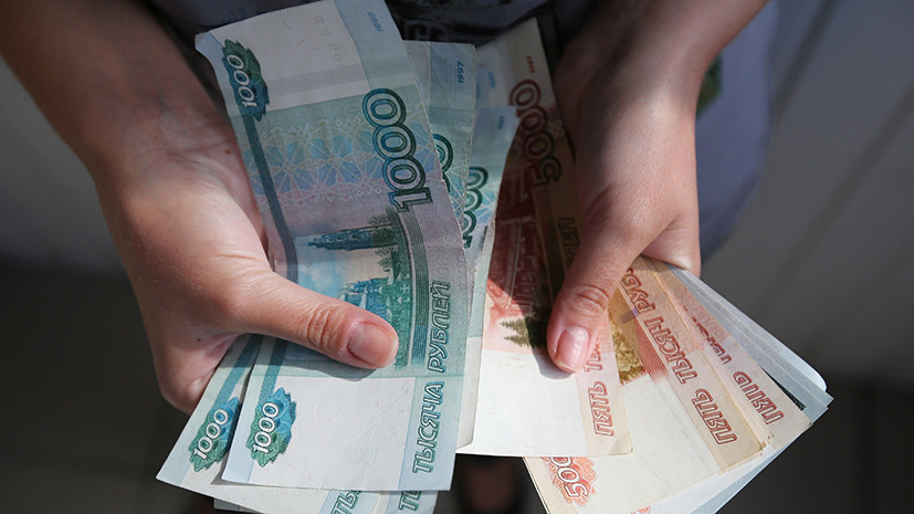 Держит курс: с чем связано укрепление рубля к доллару