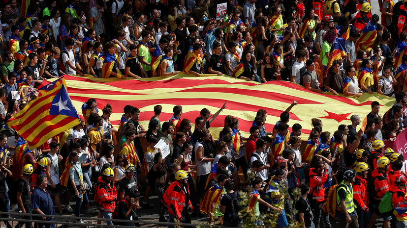 Поле битвы — сеть: Ассанж заявил о начале первой интернет-войны между испанскими властями и Каталонией