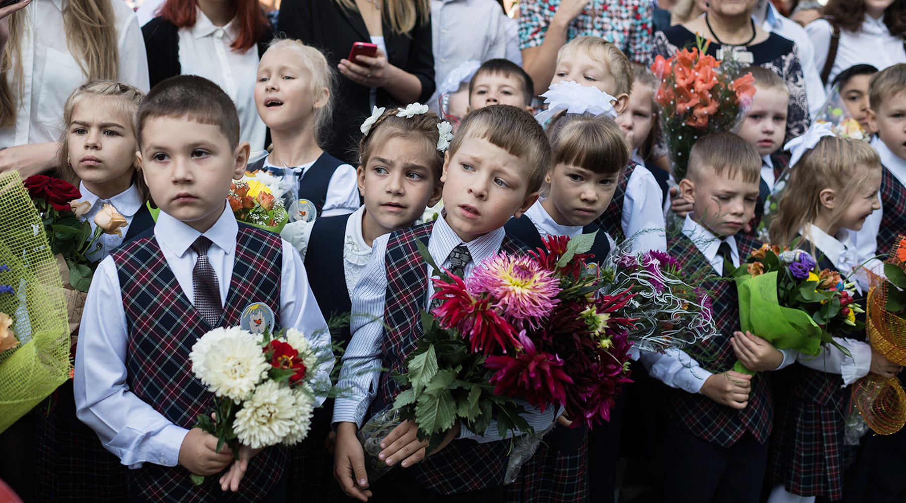 В России проходит акция «Дети вместо цветов»