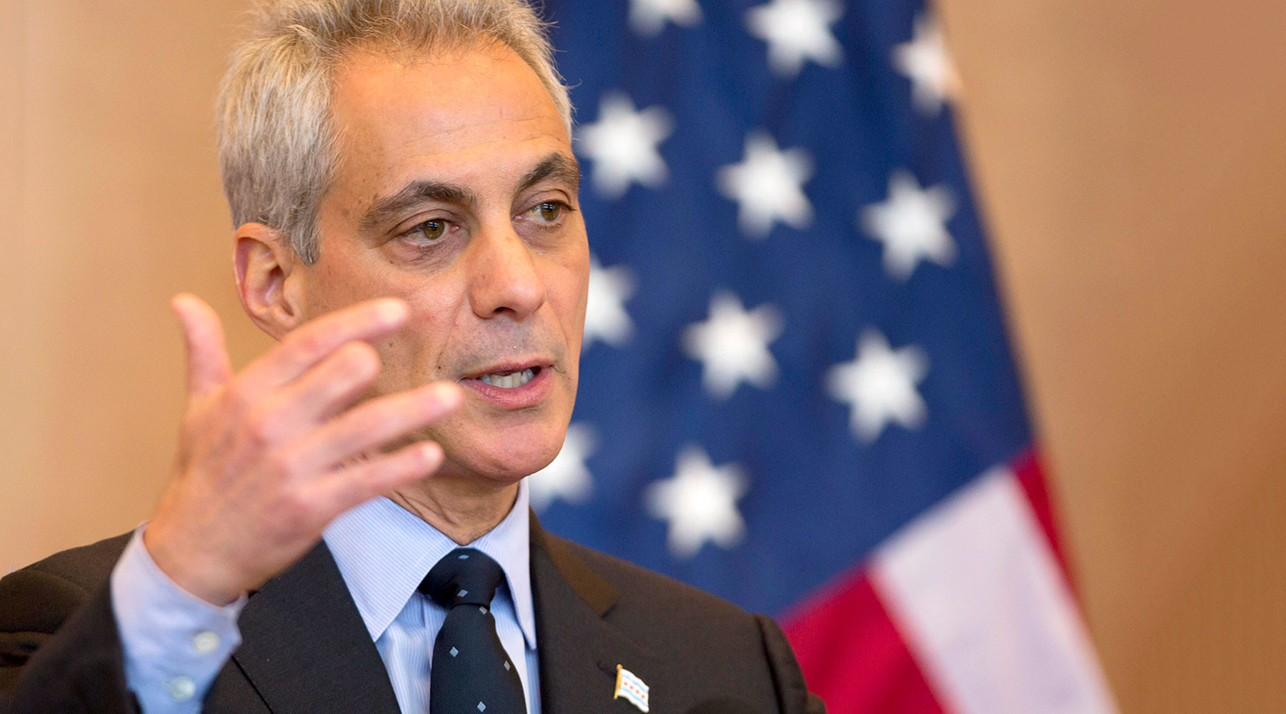 мэр Чикаго предложил молодым мигрантам защиту от Трампа»