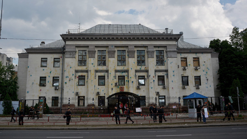 четверо украинцев заочно арестованы за нападения на российские дипмиссии»