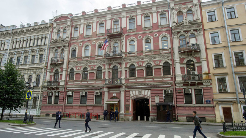 В МИД допускают закрытие одного из генконсульств США в России