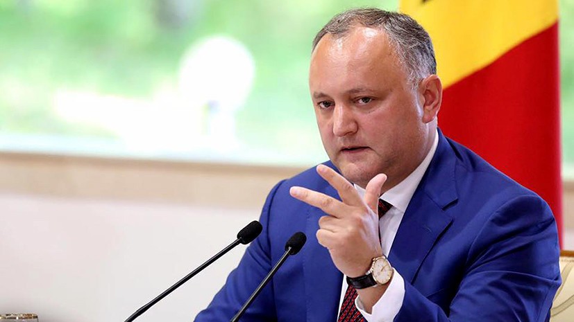 Временный переворот: к чему может привести отстранение Додона от должности президента Молдавии