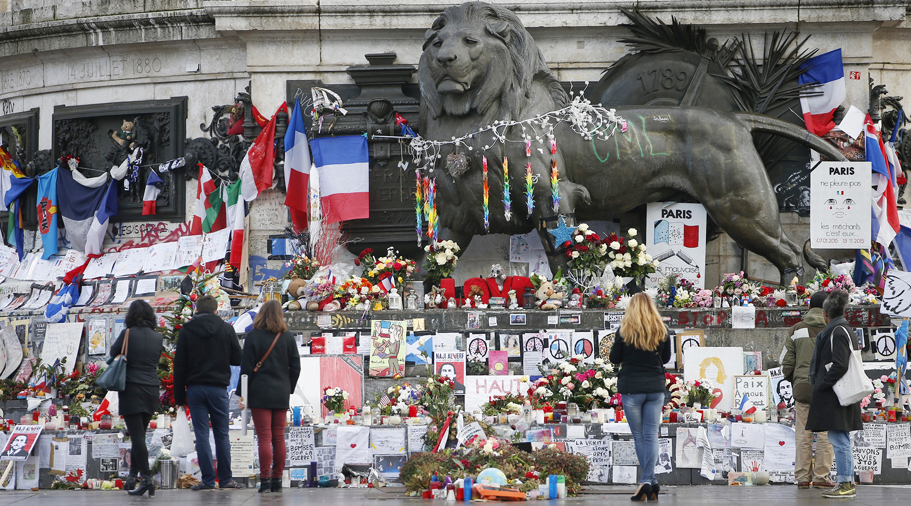Риск в €15 тысяч: во Франции хотят запретить публикацию фотографий и имён террористов в СМИ