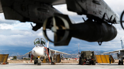Самолёты ВКС РФ на авиабазе Хмеймим в Сирии.