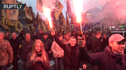 Украинские националисты устроили факельное шествие в Киеве