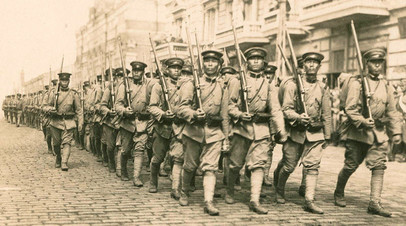 Японские войска на улице Светланской во Владивостоке