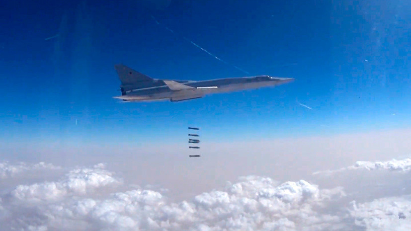 В Минобороны заявили о нанесении авиаударов Ту-22М3 по позициям ИГ в районе Абу-Камаля