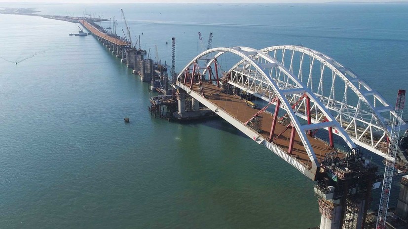 «Власти Киева живут в другом мире»: в России ответили на требование Украины остановить строительство Крымского моста