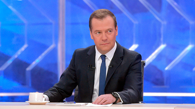 О кандидатах в президенты, курсе рубля и отношениях с США: Медведев дал интервью российским телеканалам