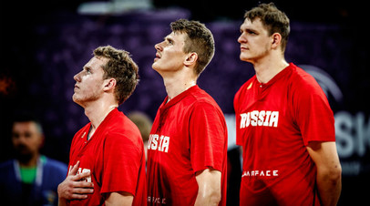 Баскетболисты сборной России Дмитрий Кулагин, Андрей Воронцевич и Тимофей Мозгов