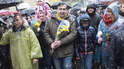 Михаил Саакашвили со своими сторонниками в центре Киева