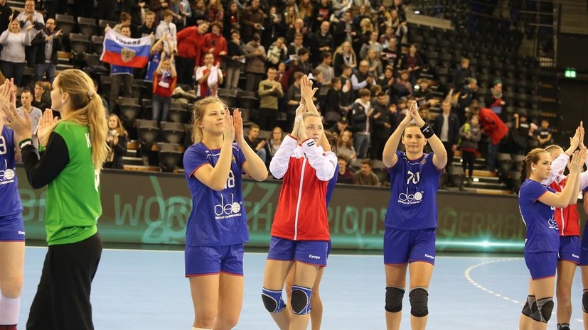 Победа в наших руках: женская сборная России по гандболу вышла в плей-офф ЧМ с первого места в группе