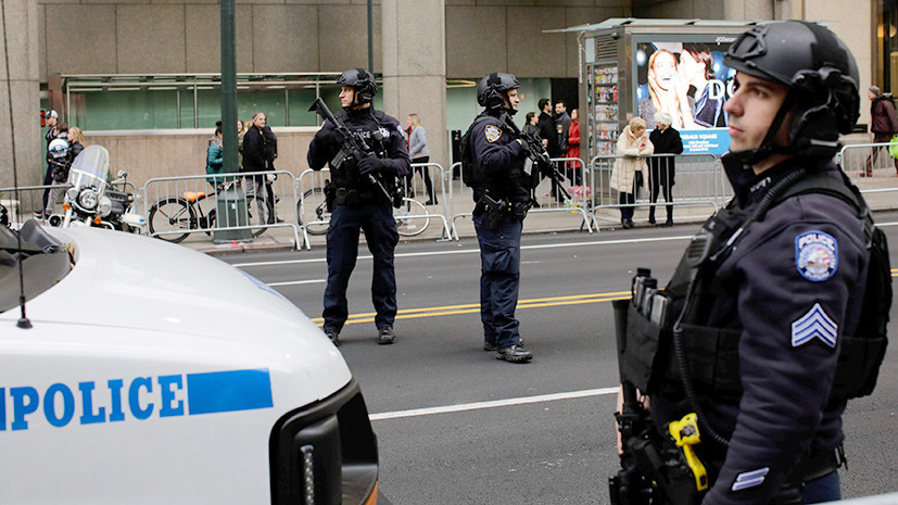 Полиция Нью-Йорка проверяет сообщения о возможном взрыве в Манхэттене