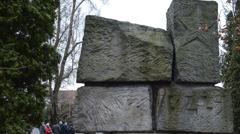 МИД России потребовал наказать виновных в осквернении памятника в польском Ольштыне