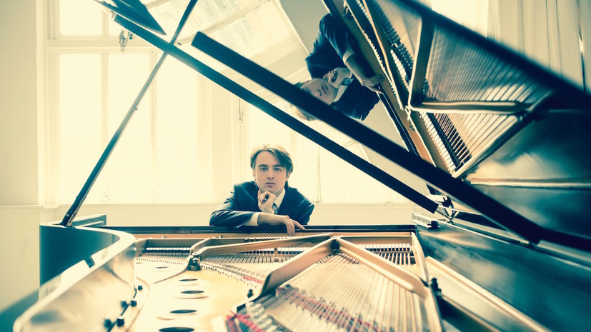 Российский пианист Трифонов получил премию «Грэмми» за лучшее инструментальное исполнение