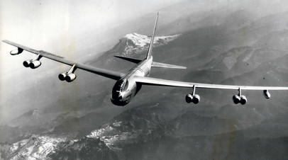 Aмериканский самолёт Boeing B-52 