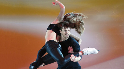 Александра Степанова и Иван Букин во время показательных выступлений на чемпионате Европы по фигурному катанию в Москве