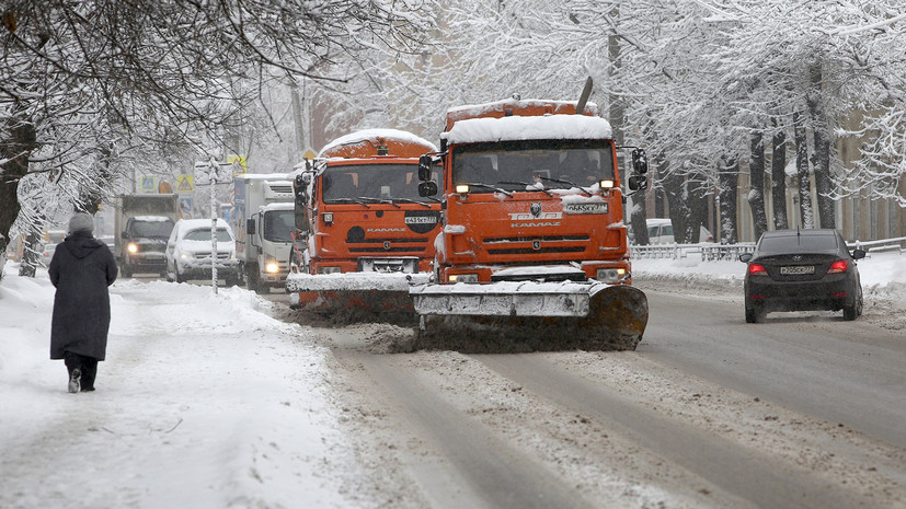 Губернатор Подмосковья поручил оперативно устранить последствия снегопада