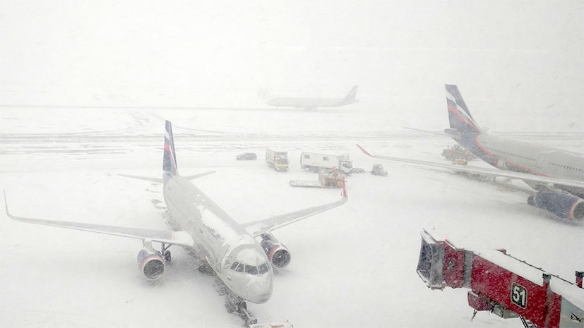 В Росавиации сообщили о случаях повреждения самолётов во время сильных снегопадов