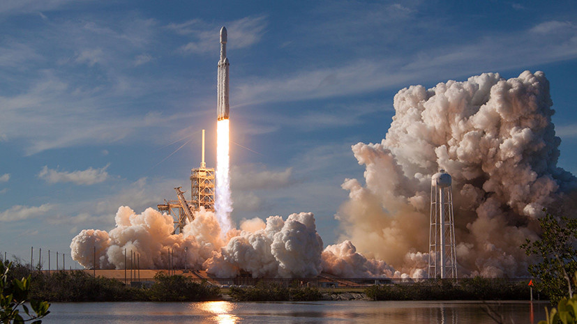 В РАН оценили важность запуска ракеты-носителя Falcon Heavy компании Илона Маска