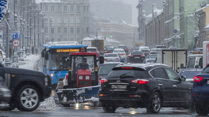 Пробки на дорогах Москвы достигли 8 баллов