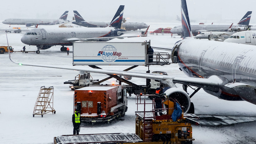 В аэропортах Москвы отменено и задержано более 30 рейсов