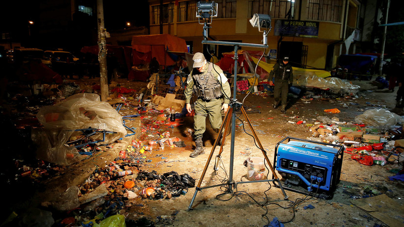 Число погибших при взрыве на карнавале в Боливии возросло до восьми