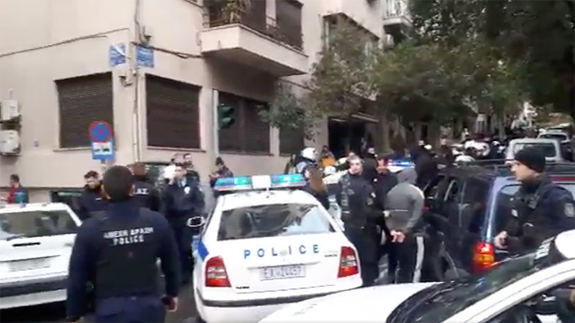 СМИ: Украинские болельщики напали на группу россиян в Афинах